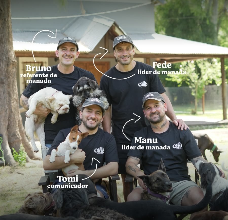 Bruno, Fede, Tomi y Manu con la manada